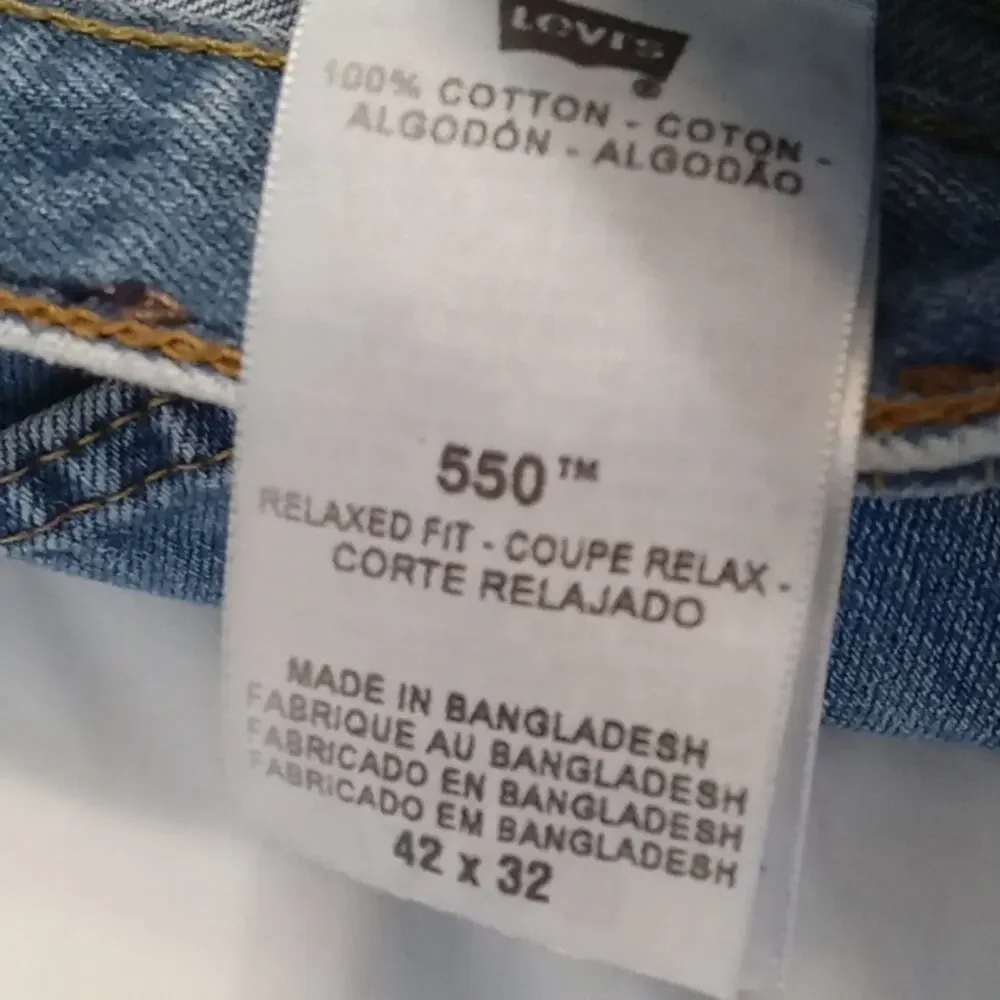 Levi 550 men's size 42X32 relaxed fit denim jeans. Athleisure